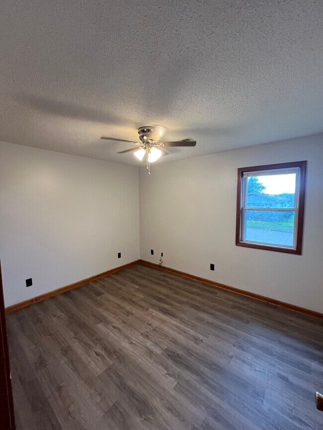 202 W State St in Harrisburg, IL - Building Photo - Building Photo
