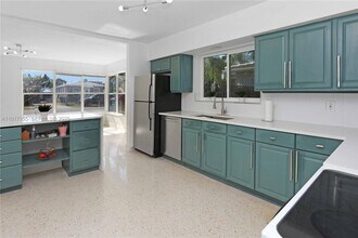 39 SE 13th Terrace in Dania Beach, FL - Building Photo - Building Photo