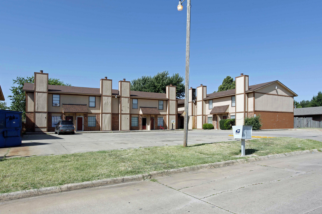 1100-1130 SW 77th Ter in Oklahoma City, OK - Building Photo