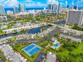 2421 NE 10th St in Hallandale Beach, FL - Building Photo