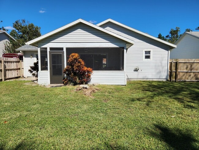 3566 Red Pontiac Dr in Port Orange, FL - Building Photo - Building Photo