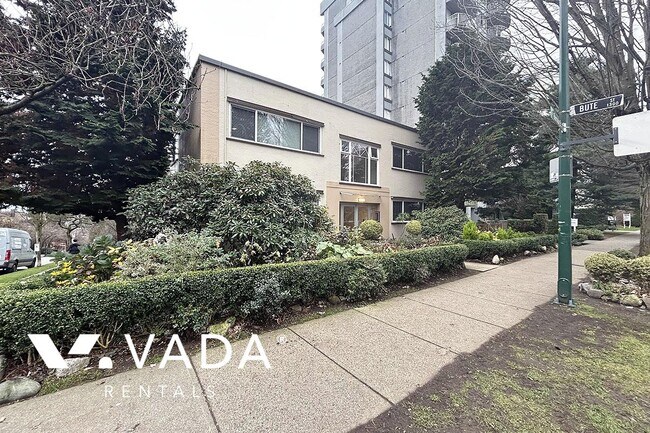 1208 Burnaby St in Vancouver, BC - Building Photo - Building Photo