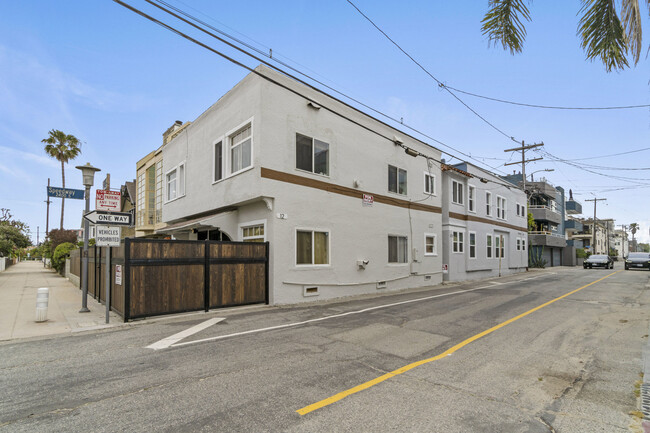 12 1/2 25th Pl in Venice, CA - Building Photo - Building Photo