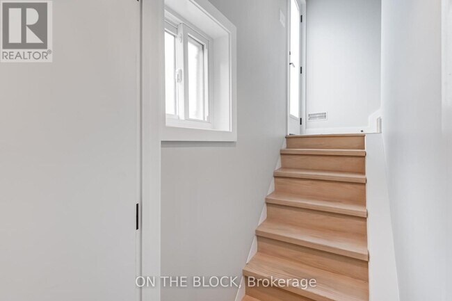 5 East Dr in Toronto, ON - Building Photo - Building Photo
