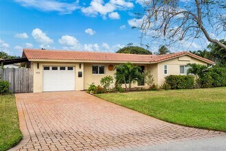 903 SE 8th Ct in Deerfield Beach, FL - Building Photo - Building Photo
