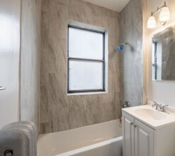 7715 N Marshfield Ave, Unit 1D in Chicago, IL - Foto de edificio - Building Photo