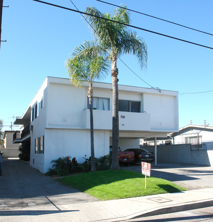 5327 Auckland Ave in North Hollywood, CA - Building Photo