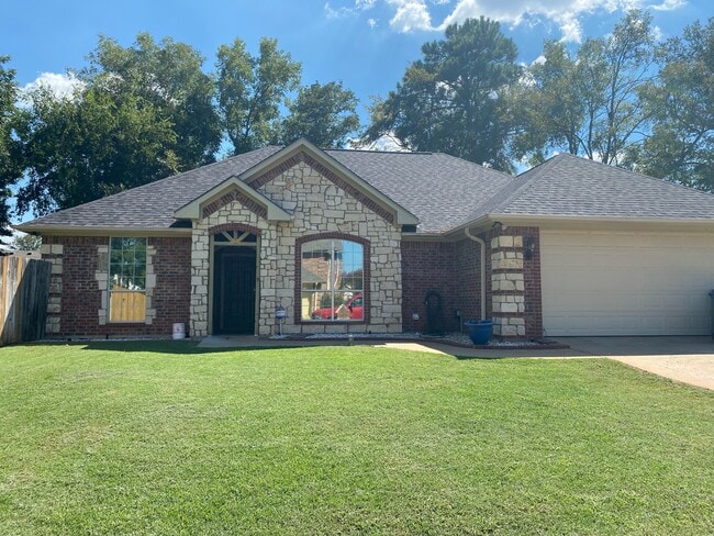 property at 906 Mockingbird Ln