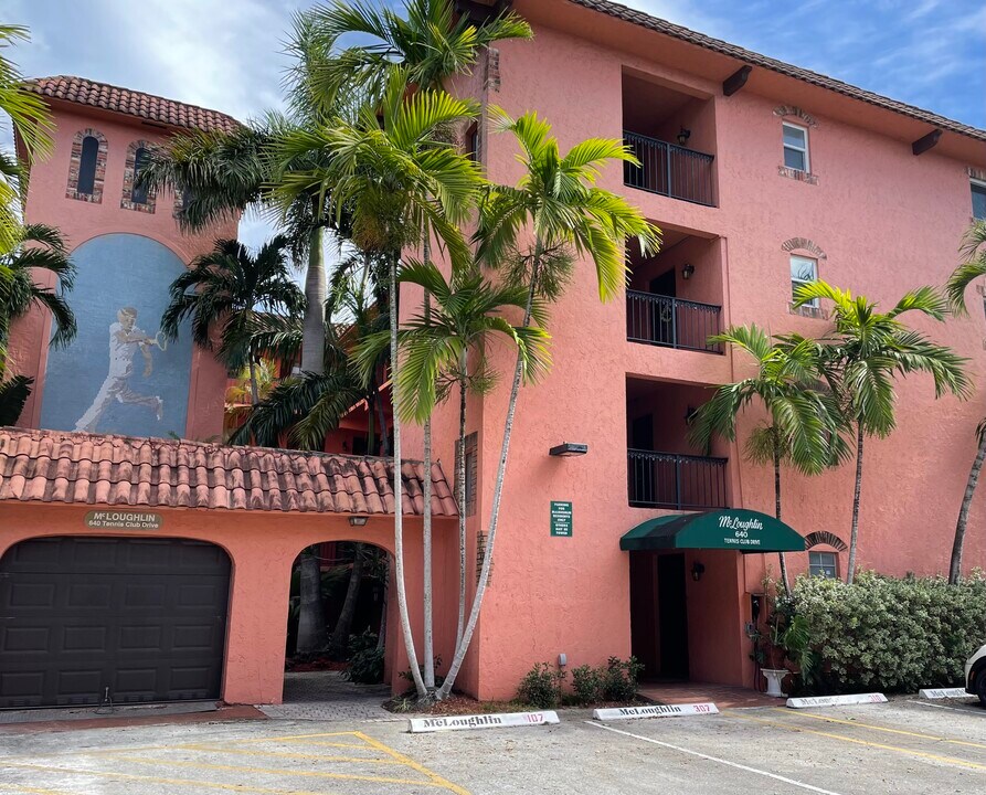 640 Tennis Club Dr, Unit 311 in Fort Lauderdale, FL - Foto de edificio