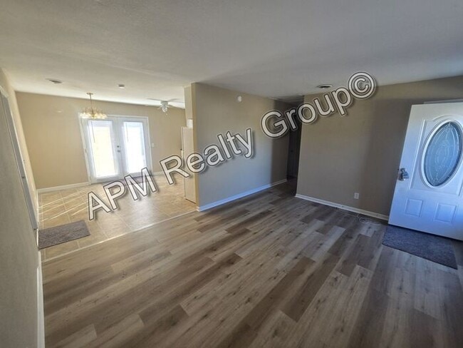 property at 2144 Oaktop Dr