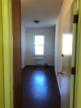 103-07 Metropolitan Ave in Queens, NY - Foto de edificio - Building Photo