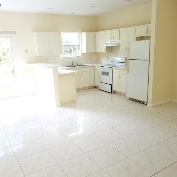 251 Leland Ln in Greenacres, FL - Building Photo - Building Photo