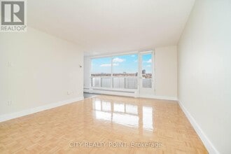 666 Spadina Ave. in Toronto, ON - Building Photo - Building Photo