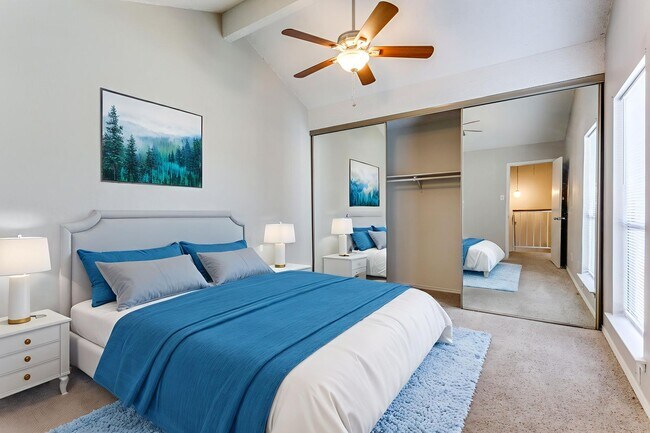 2805 Meadow Park Dr in Bedford, TX - Building Photo - Building Photo