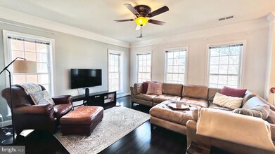 14750 Potomac Branch Dr in Woodbridge, VA - Building Photo - Building Photo