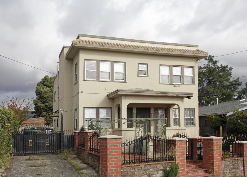 3558-3560 Harper St in Oakland, CA - Foto de edificio