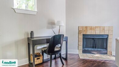 2000 E Lake Pkwy in Marietta, GA - Building Photo - Building Photo