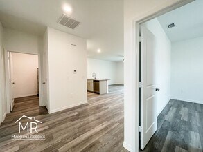 848 SE 8th St in Cape Coral, FL - Foto de edificio - Building Photo