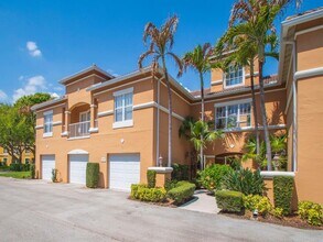 5020 Fairways Cir in Vero Beach, FL - Building Photo - Building Photo