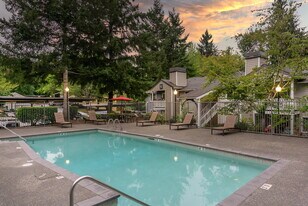 Canyon Pointe in Bothell, WA - Building Photo
