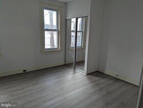 327 W Race St in Pottsville, PA - Building Photo - Building Photo