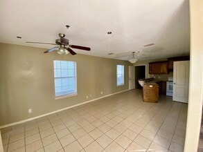 1013 E Westway Ave in McAllen, TX - Foto de edificio - Building Photo