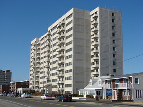 Seaview Towers in Revere, MA - Building Photo - Building Photo