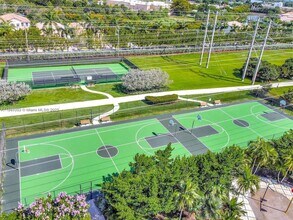 8354 NW 39th Ct in Pembroke Pines, FL - Building Photo - Building Photo