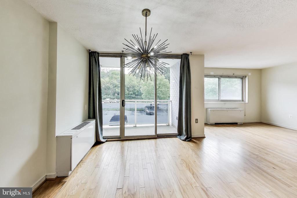 7333 New Hampshire Ave in Takoma Park, MD - Building Photo