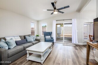 1672 E Augusta Ave in Chandler, AZ - Building Photo - Building Photo