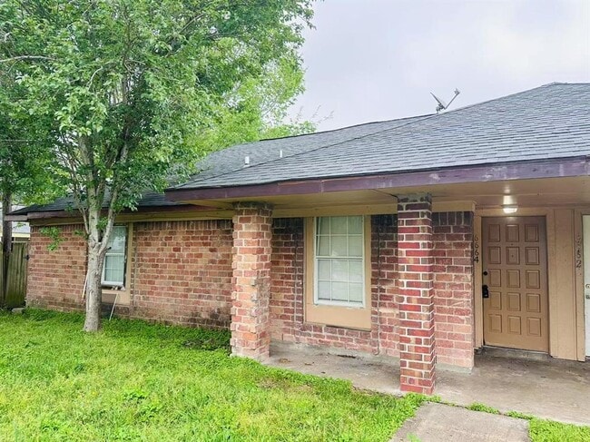 6664 W Fuqua St in Missouri City, TX - Building Photo - Building Photo