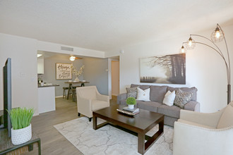 Avenue 8 in Mesa, AZ - Building Photo - Interior Photo