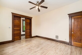 277 S Champion Ave, Unit 1 in Columbus, OH - Foto de edificio - Building Photo
