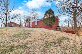 1802 Warren Dr in Clarksville, TN - Building Photo - Building Photo