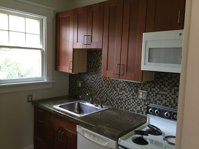 4425 Hamilton Ave in Cincinnati, OH - Building Photo - Building Photo