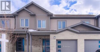 66 Munch Ave in Cambridge, ON - Building Photo