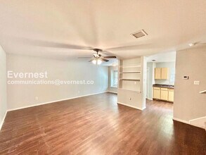 320 Ezekial Ave in Dallas, TX - Building Photo - Building Photo