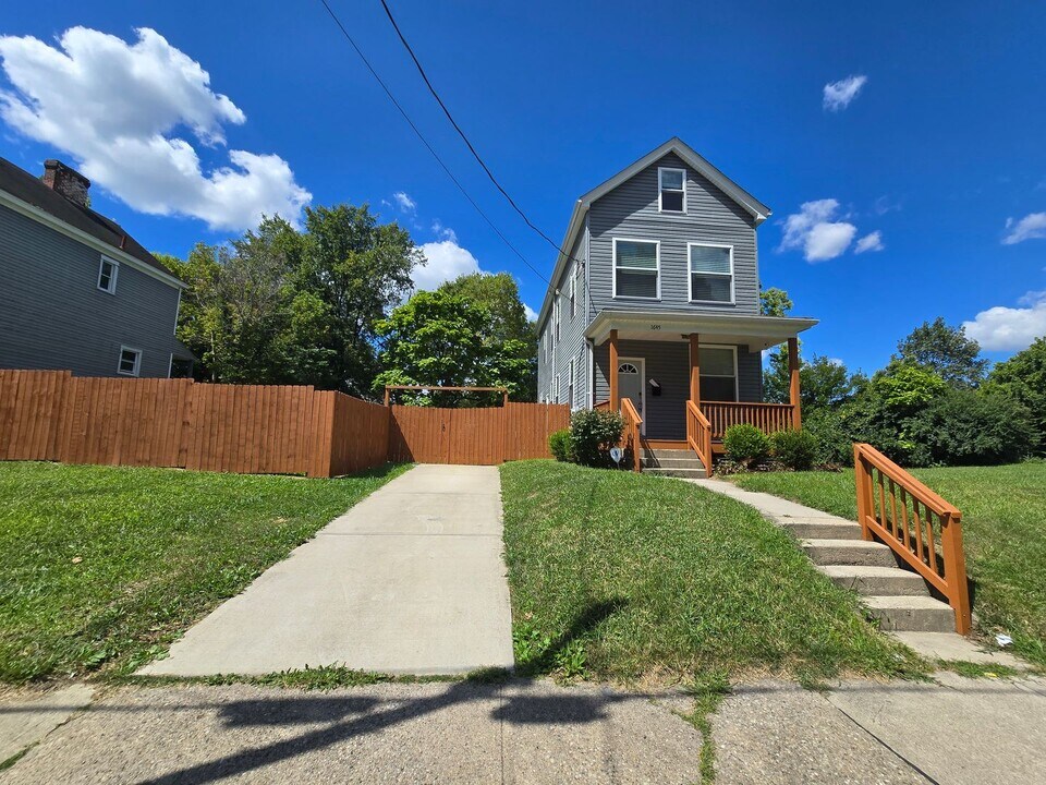 1645 Iliff Ave in Cincinnati, OH - Building Photo