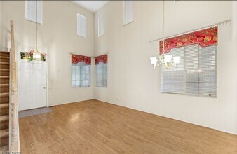 4536 Grandspur St in Las Vegas, NV - Foto de edificio - Building Photo