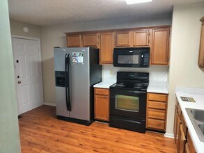 220 Fair Oaks Dr in Fayetteville, NC - Building Photo - Building Photo