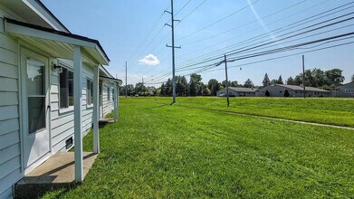32620 Manistee St, Unit 1 in Westland, MI - Building Photo - Building Photo