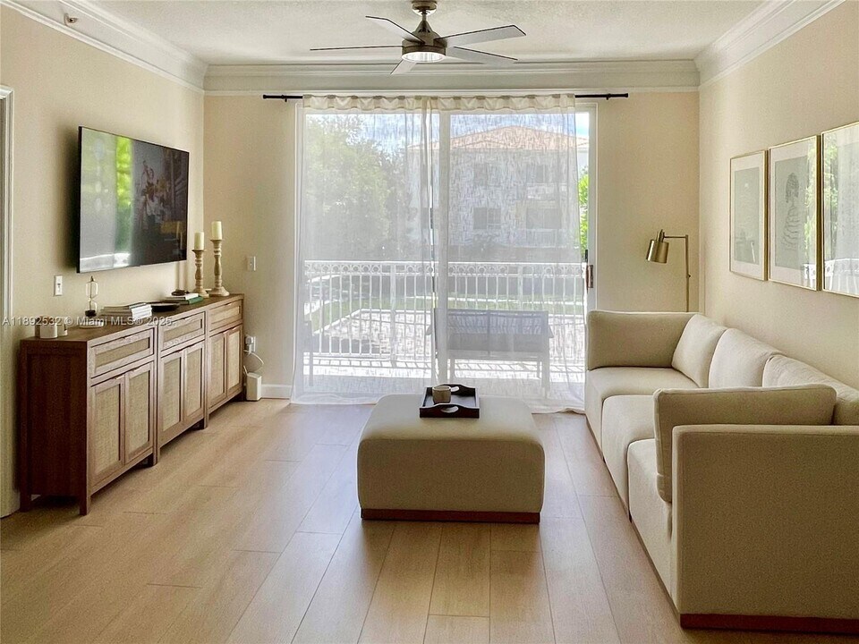 4202 Myrtlewood Cir E in Palm Beach Gardens, FL - Building Photo