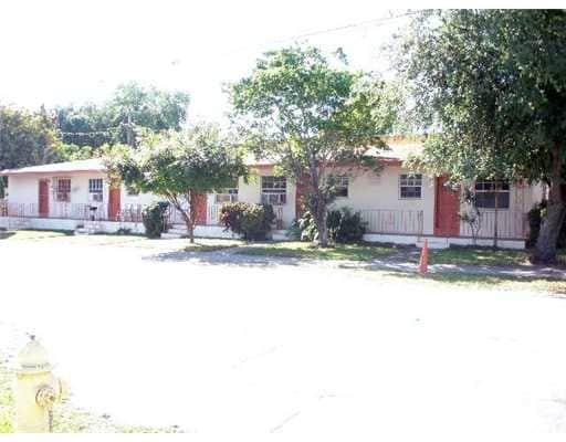 2184 NW 38th St in Miami, FL - Building Photo