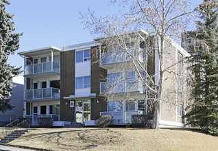 2006 Urquhart Rd NW in Calgary, AB - Building Photo - Building Photo