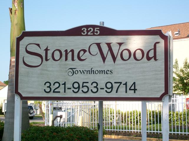 Stonewood Townhomes in Melbourne, FL - Foto de edificio