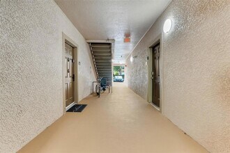 1375 Tuscana Ln, Unit 1102 in Davenport, FL - Building Photo - Building Photo
