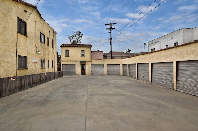 615 S Columbus Ave in Glendale, CA - Foto de edificio - Building Photo