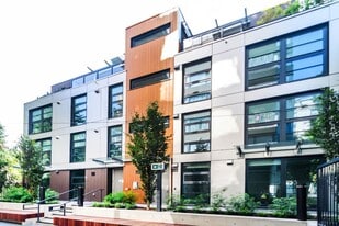 1188 Burnaby St in Vancouver, BC - Building Photo