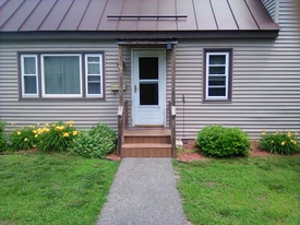 22 Jordan Ave in Brunswick, ME - Building Photo