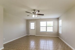 6602 Winter Mountain Ln in Spring, TX - Foto de edificio - Building Photo